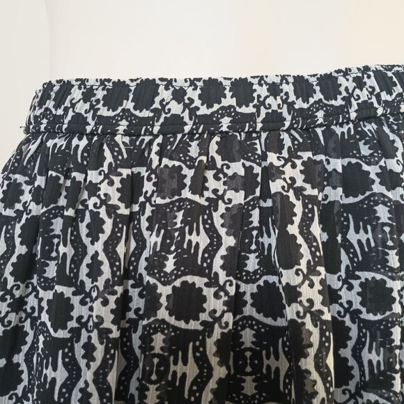 Hollister Black Pleated Flare Lined Mini Skirt Size S Elastic Waist Pull On - Picture 2 of 7